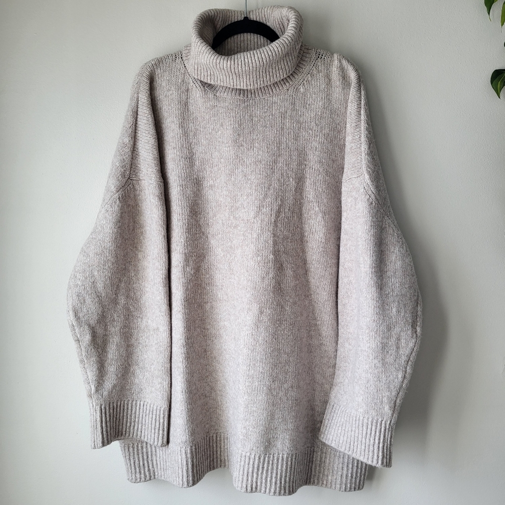 H&M wool blend tan long sleeve knit turtle neck sweater Size XXL
